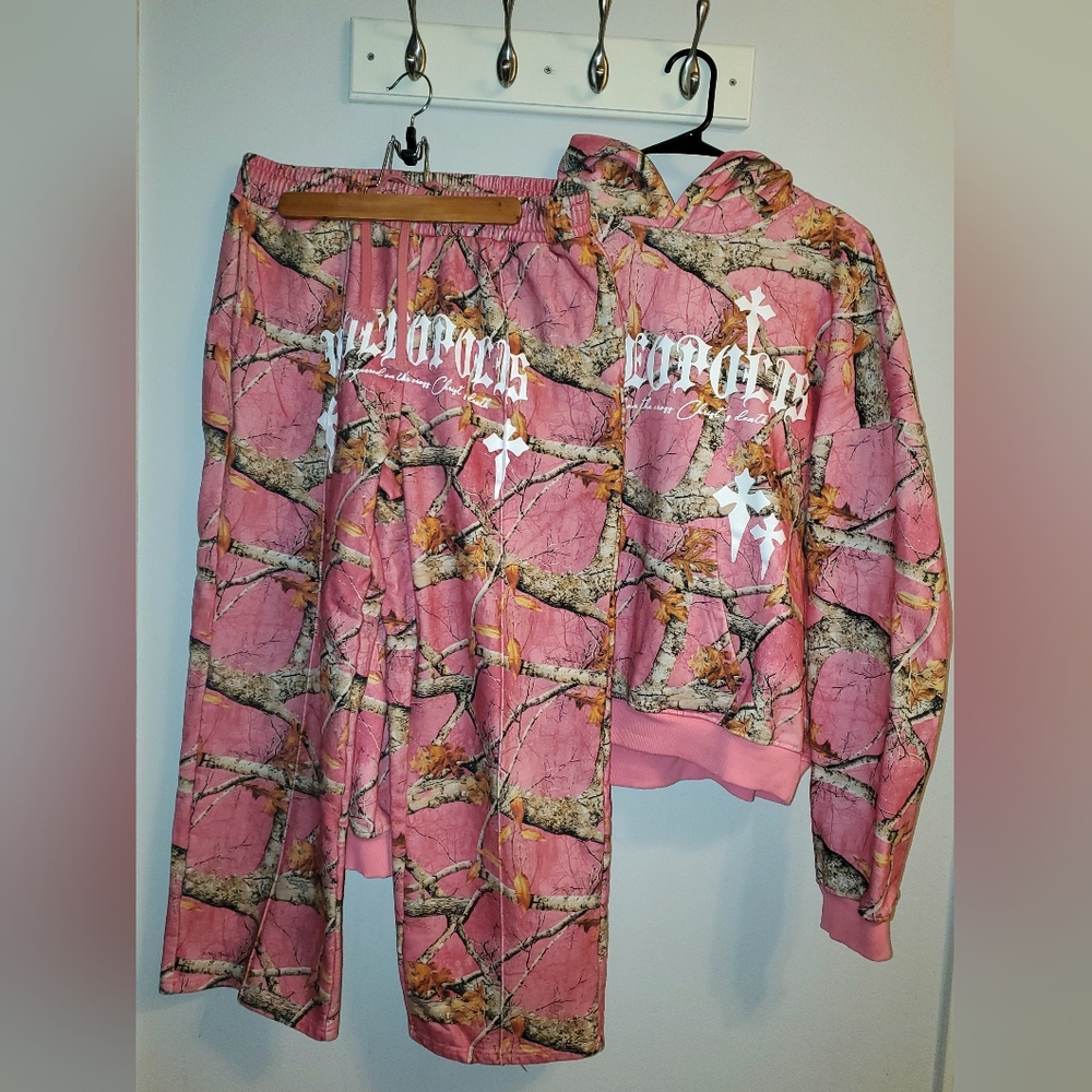 Wholeopolis Celtic Blossom Pink Camo Sweatsuit Set